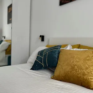 Maison Chanel , Milano Italia