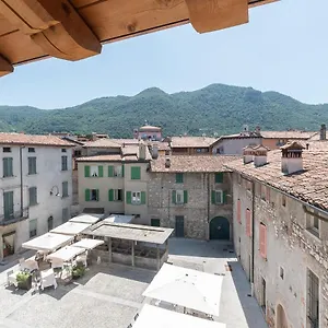 La Piazzetta , Iseo Italia